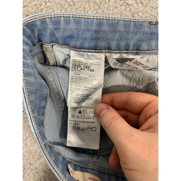 Levi's 711 Skinny 29x30 Light Wash Distressed Denim Blue Jean Pockets - Picture 11 of 16